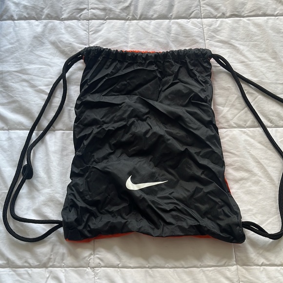 Nike Drawstring bag - Picture 2 of 6